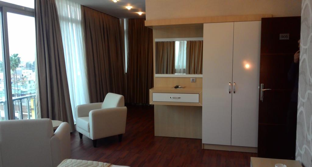 Guney Adana Otel Exteriér fotografie